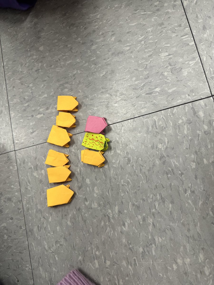 Mrs_K_Peterson's tweet photo. Cooper Crabs 🦀continue to amaze me… during inside lunch duty I got to witness some of the students teaching their classmates how to make the jumping paper 🐸 frog. ⁦@coopthecrab⁩ #engineers #teamwork #makerspace https://t.co/Di0Bm06uZq