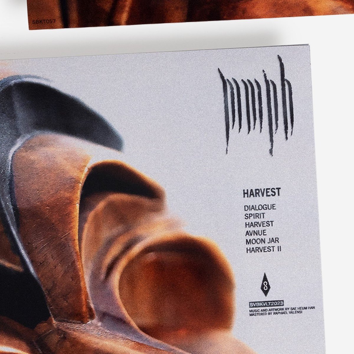 mmphsounds's tweet photo. Harvest is out now via SVBKVLT - vinyl and digital 

Digital-only: features 3 remixes from ABADIR, @NETGALA_ , and @YENTECH 

Mastering by Raphael Valensi 

https://t.co/x1FmENKplB https://t.co/TvxURElsG4