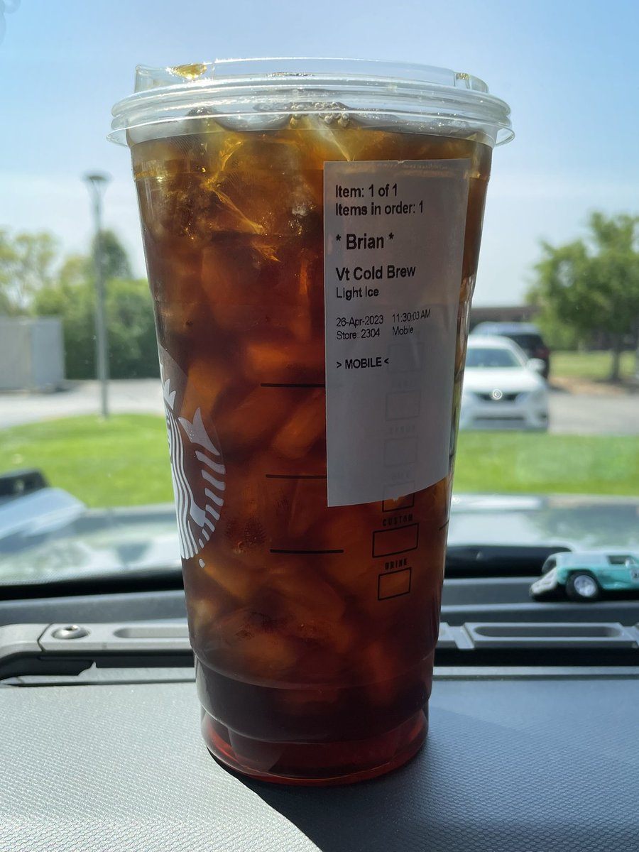 brian63304's tweet photo. It must be Opposite Day at @Starbucks… https://t.co/sCWAkdqzIj
