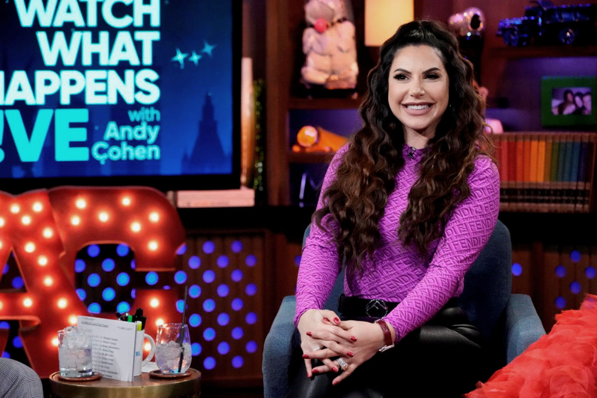 DavidAd75944560's tweet image. #Aydin #Jennifer #Melissas #Obsessed #Reunion #RHONJ #Shade Jennifer Aydin on Melissa's "Obsessed" Shade, RHONJ Reunion tinyurl.com/23u82ux9 

Jennifer Aydin, a cast member of the Real Housewives of New Jersey, appeared on Watch What Happe...