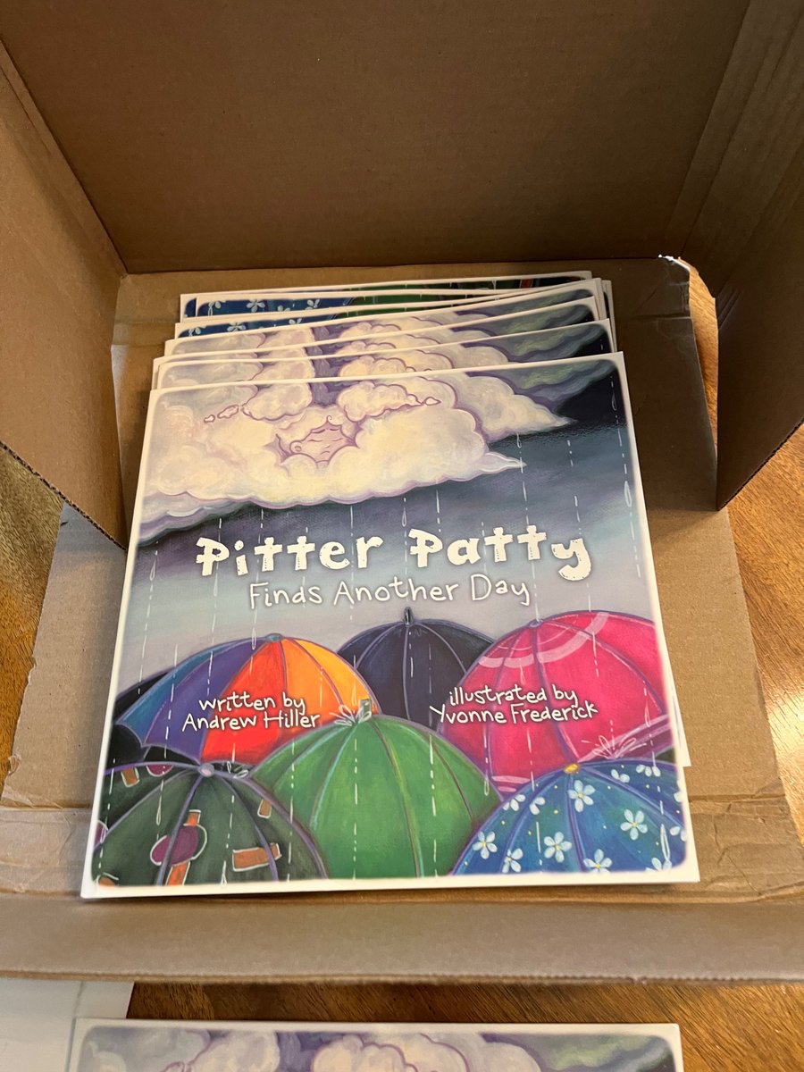 AndrewHiller's tweet photo. Oh my god. My book is a book!!!
#kidlit #picturebook @scbwi @ViableParadise https://t.co/aL8QCjIC96