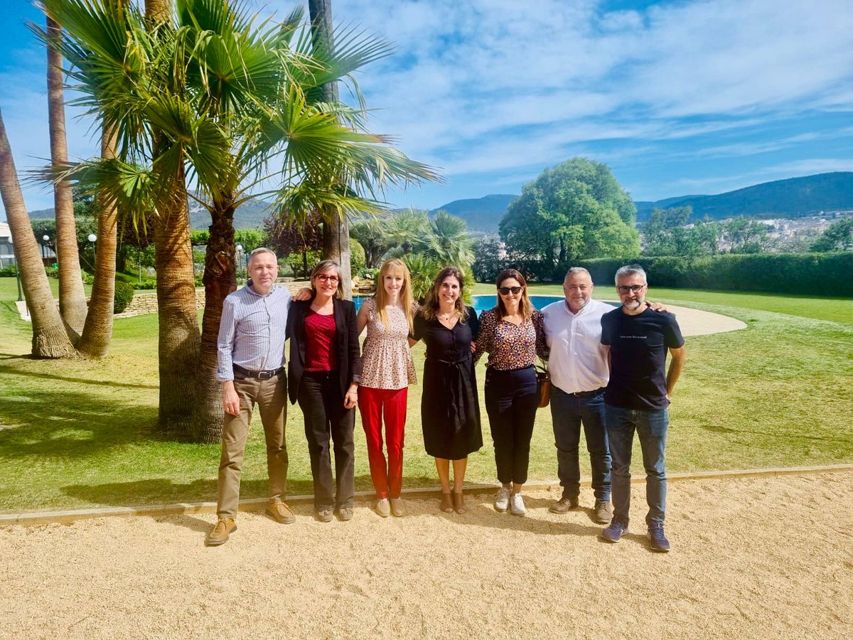 DECS (@eco_sociales) on Twitter photo Hoy estuvimos presentes en la reunión del Departamento en Alcoy. Participaron profesores y miembros de la dirección del DECS y <a href="/UPVCampusAlcoy/">UPV Campus d'Alcoi</a>. Hoy estuvimos presentes en la reunión del Departamento en Alcoy. Participaron profesores y miembros de la dirección del DECS y <a href="/UPVCampusAlcoy/">UPV Campus d'Alcoi</a>.