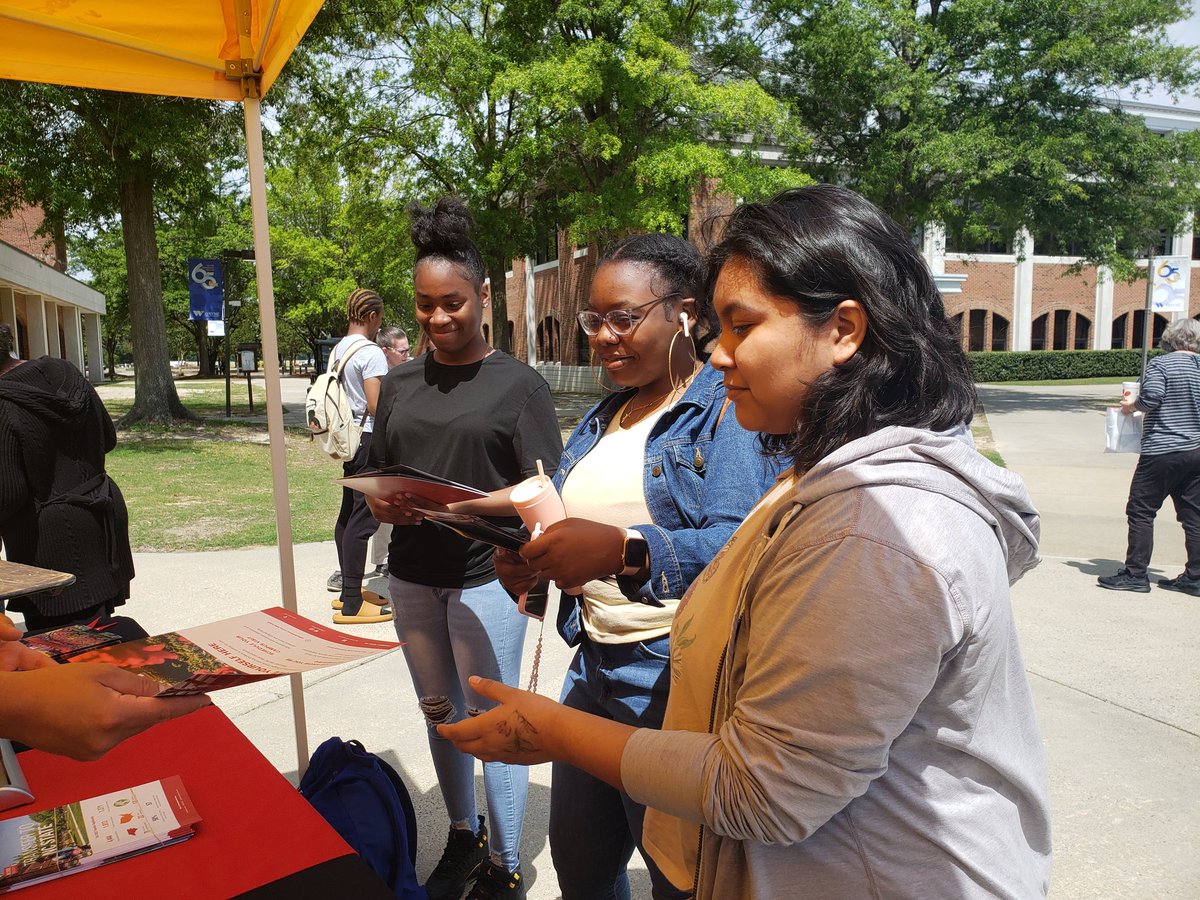 WayneEMCHS's tweet image. WEMCHS students enjoyed the opportunity to speak to college reps at today's Transfer Fair at @wayneccnc.