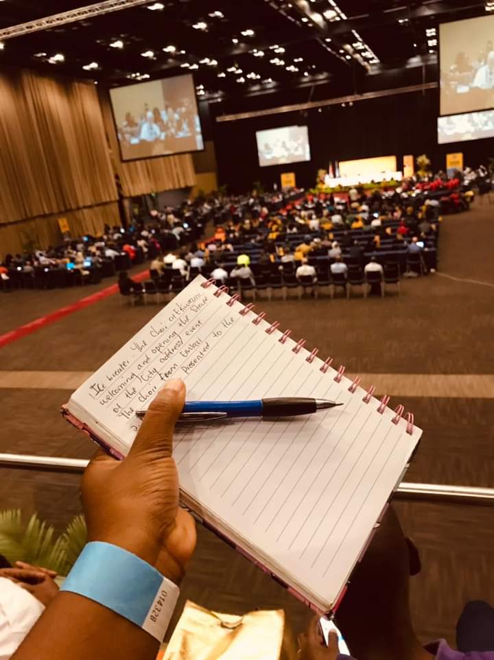 Please join me in celebrating my students! <a href="/RosebankRC/">Rosebank College</a> Durban third year journalism students Ntombizodwa Dlamini &amp; Olwethu Mthinyane covered the street parade &amp; state of the city address by eThekwini municipality mayor Mxolisi Kaunda for a campus assignment. I am super proud!