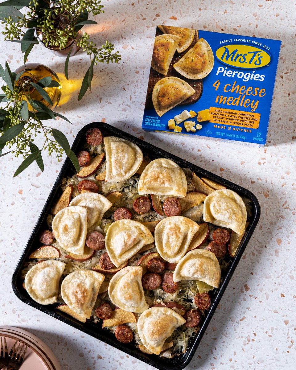 MrsTsPierogies's tweet photo. Get ready with us #GRWU to make this Sauerkraut, Apple and Sausage Pierogy Bake for dinner ✨ Swipe to plate this easy weeknight staple! https://t.co/t3XaD2MpEe