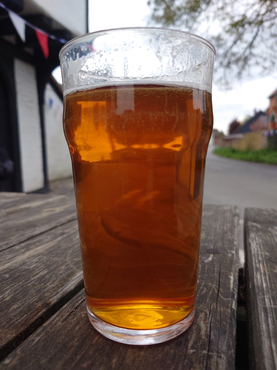 dpgregory's tweet photo. Nineteen beer on the @ReadingCAMRA  ale trail @ The Bell. @windsoretonbrew Eaton Boatman https://t.co/JoJagOsdeI