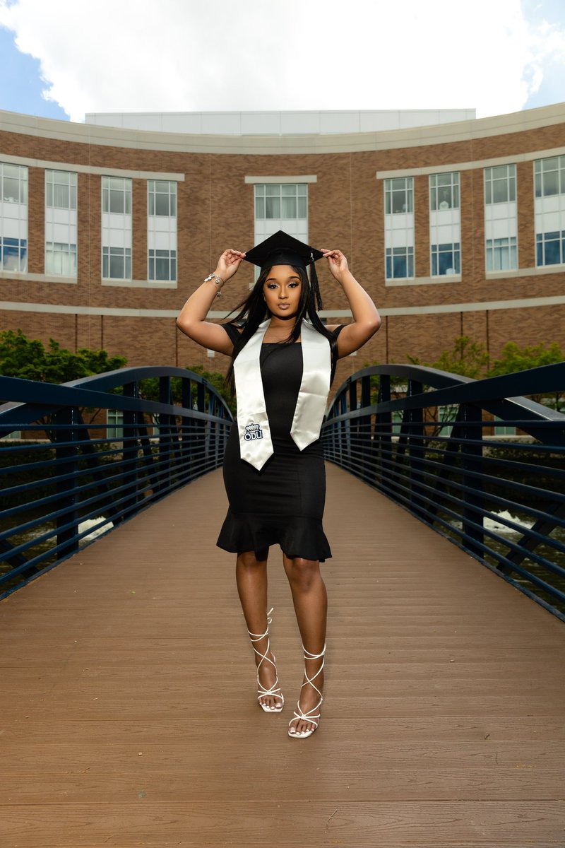 jaayyyaaa's tweet photo. Let the countdown begin 🥲🎓 CALL ME BIG FISH #ODUGRAD https://t.co/71IhWlCS3Y