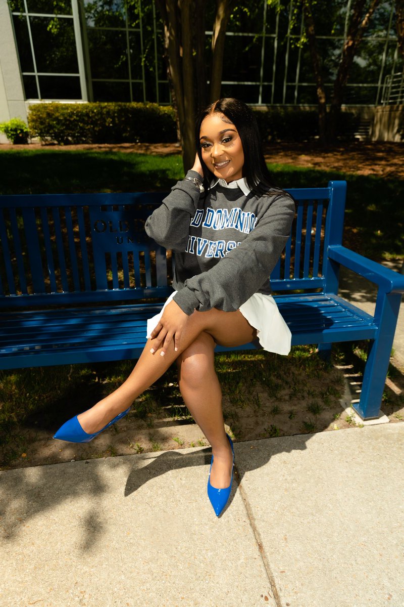 jaayyyaaa's tweet photo. Let the countdown begin 🥲🎓 CALL ME BIG FISH #ODUGRAD https://t.co/71IhWlCS3Y