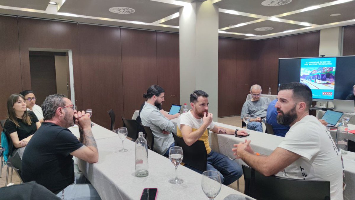 CCOO_FER's tweet photo. 🚇🚃La  Jornada de Metro de @CCOO_FER  se enriquece con las intervenciones de lxs compañerxs de las diferentes empresas exponiendo las dificultades, los logros y objetivos de la acción sindical en formación, igualdad, creación de empleo y acceso a las empresas, ... https://t.co/A9qlBUVSsp