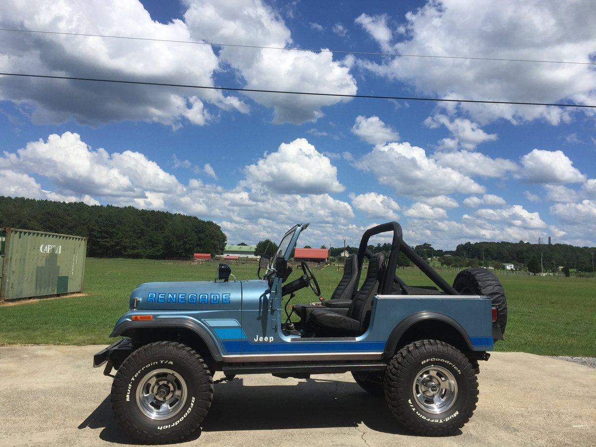 ropehitter's tweet photo. Old Jeeps, New Jeeps, who do you love? #letoursoulstravel #lostrv #jeeprenegade #jeep #georgethurogood #georgiajeeps #southerncj #jeepcj https://t.co/KVrjSoMKvq