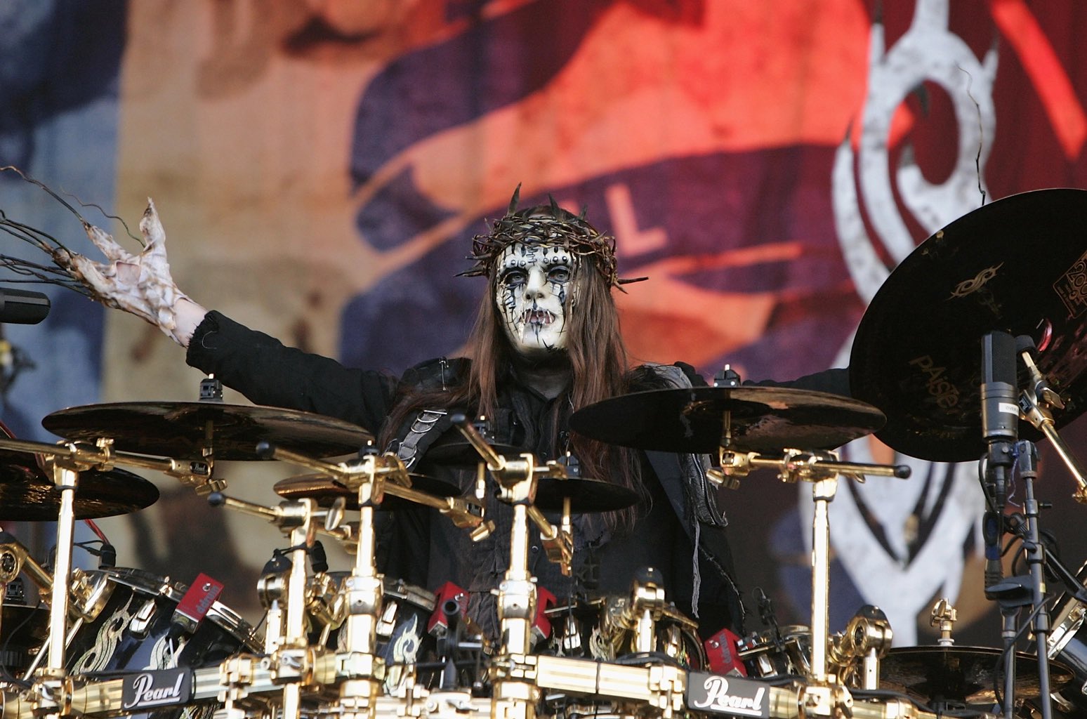 Happy birthday to a drumming legend, Joey Jordison!   I still miss you sooooo much R.I.P 
