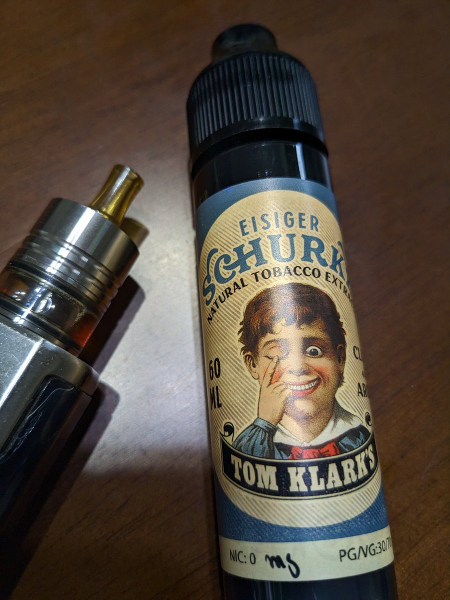 KennyVape's tweet photo. まずは青から。メンソール、ちょうどいいね。灰皿感はないですね。
甘さはかなり控え目なので、一日中イケる。セッティングで変わるのかも。
(内径2.5mm 1.03Ωで吸ってます)
Good job! Tom!
#vapersnest https://t.co/J2DgFNQc4J