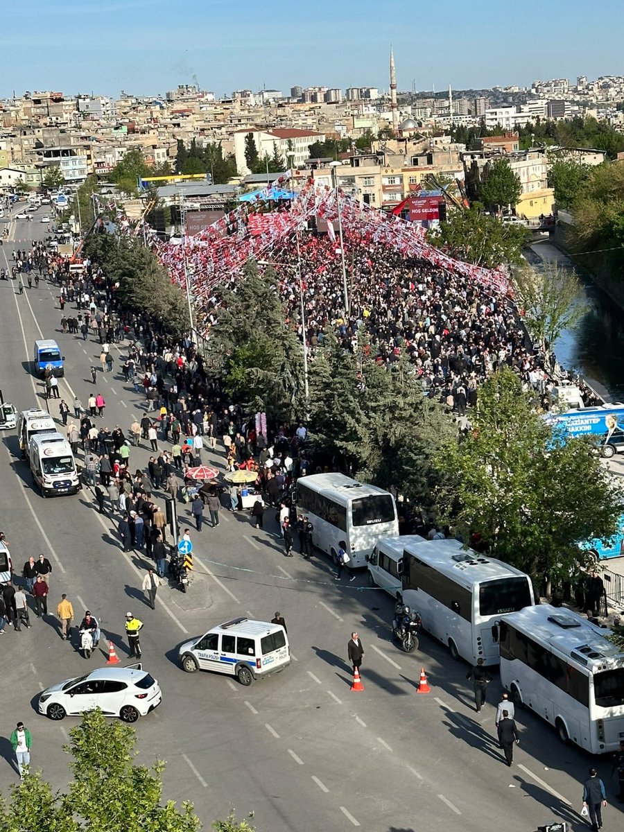 Ekrem İmamoğlu’nun Gaziantep mitingi. Toplasan 2 bin kişi yoktur. 14 Mayıs’ta büyük bir hezimet ile siyasi tarihinin çöplüğüne gömülecekler.