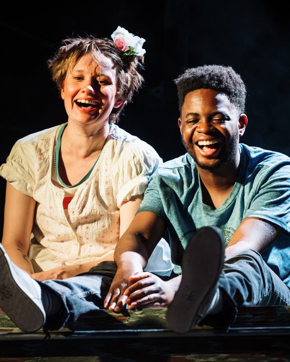 RoyalDerngate's tweet image. 👀 FIRST LOOK 👀

Take your first look at our new #MadeInNorthampton production: Wuthering Heights!

Will you be joining us for the World Premiere of this new adapation from Inspector Sands?

📆 until Sat 6 May
🎫 royalandderngate.co.uk/whats-on/wuthe…
📸 Alex Brenner

@YourOldChina