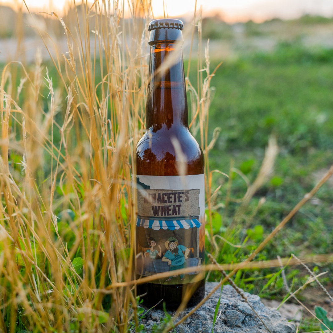 ¡Al buen tiempo, buena #cerveza !😎🍺 Albacete's Wheat la única cerveza elaborada con el trigo @claro_fino. Pide tu caja en nuestra web o pásate por tu #craftbeerbar favorito 😁👌🏼
#craftbeer #albacete #cervezaartesana #beer #craftbeerstyle #beertime #productoslocales