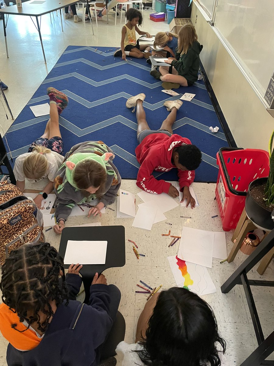 KimThePsych's tweet photo. The Sweet Apple GOTR team chose to support a local hospital by making cards and donating stuffies! Great way to close out our awesome season this semester. 🎨📝🖍️ #girlsontherun https://t.co/D5HCUMXgZT