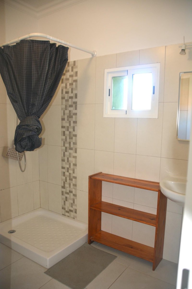 Alquiler de vivienda en La Laguna, zona Camino Largo, La Manzanilla

INICIAMOS LAS VISITAS

1 habitación
1 baño
Amueblado
Balcón 
Aparcamiento

Se admiten mascotas

700 euros gastos de agua, luz, basura e internet incluidos
Contacto 646 43 ￼646 43 73 63