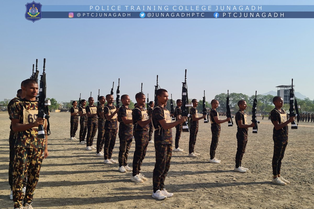 JunagadhPtc's tweet photo. એ. એસ. આઇ. બેચ-૪ના તાલીમાર્થીઓને રાઇફલ સાથે પરેડ

@sanghaviharsh 
@GujaratPolice 
@MayanksinhC 

#gujaratpolice https://t.co/3SPIUhKniG