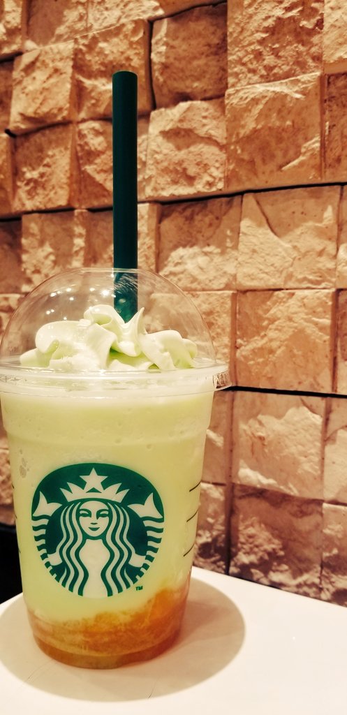 avI0I's tweet photo. やっとめろんのめた（🍈•᎑•🍈） https://t.co/nTbsBoJU1f