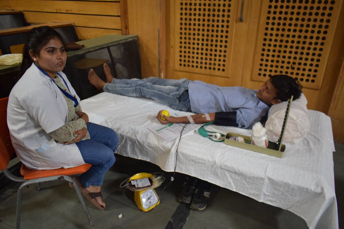 AnandCampus's tweet photo. Anand Engineering College Technical Campus, in association with Lokhitam Charitable Blood Centre Agra, organized a “Special Blood Donation Camp” as per the directives of the Government of Uttar Pradesh.
#Anandcampus #shardagroup #blooddonation #SGI https://t.co/MIVrQliYW0
