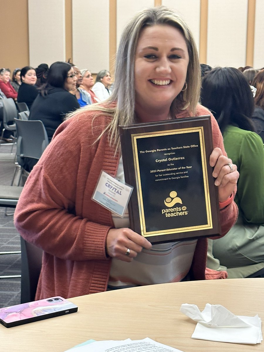 RCPS_EarlyLearn's tweet photo. Congratulations to our very own PAT Crystal Gutierrez she was announced as the Georgia Parent Educator of the Year.
#pat #parenteducator #dph #georgia #Congratulations https://t.co/lbosC1qy50