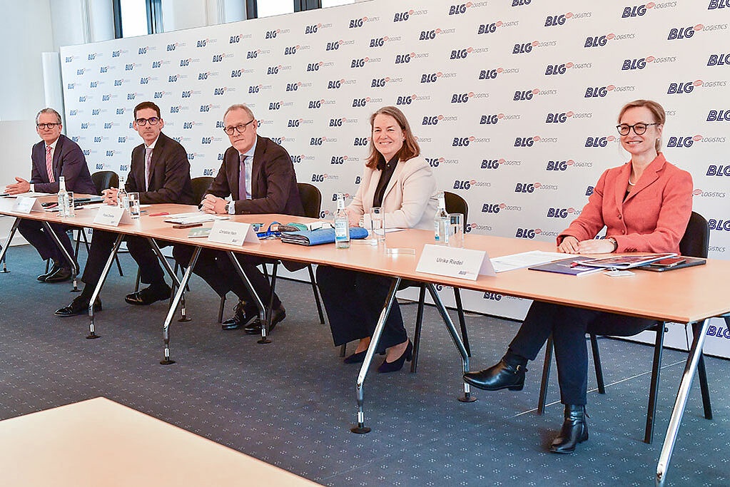 BLGLOGISTICS's tweet photo. Von Menschen und Möglichkeiten: BLG LOGISTICS stellt gutes Ergebnis für das Geschäftsjahr 2022 vor https://t.co/VKwbZiq8kF https://t.co/FmLJRCcIWZ