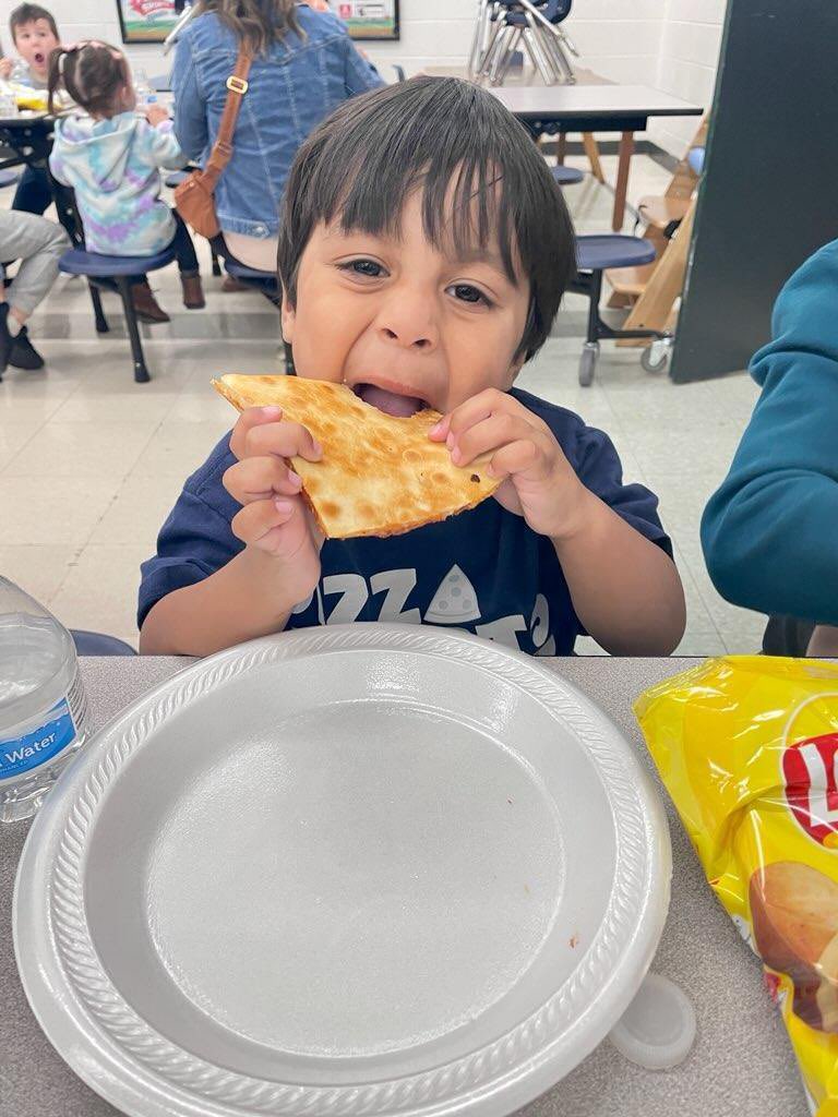 BeechgroveElem's tweet image. Beechgrove Family Literacy and Math Night was a success. Mathnasium was an amazing community partner.  Fun was had by all.  #BGBruinPride @KCSD #TeamKenton