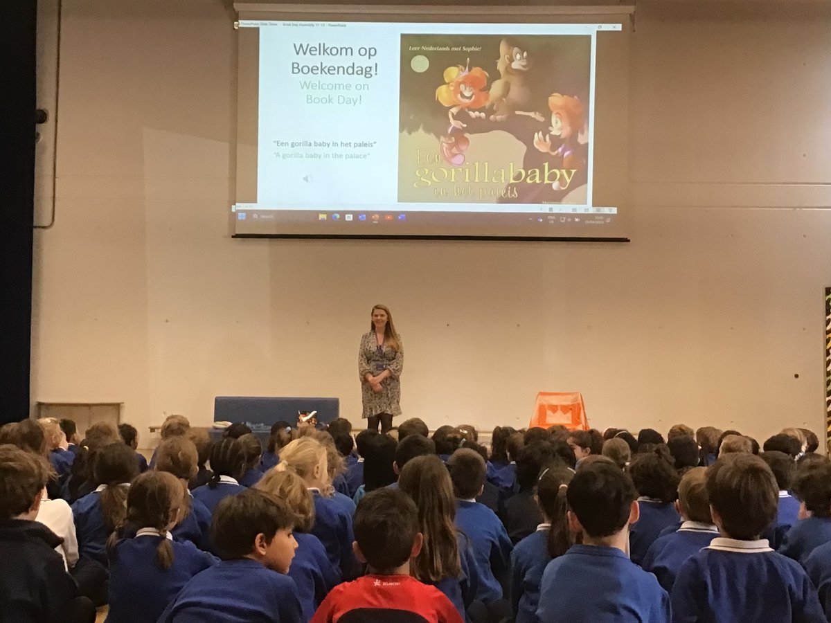 BSNJSV's tweet image. On Book Day, the children found out about the Dutch book &quot;Een Gorillababy in het paleis&quot;, by Mevrouw de Best, one of our Dutch teachers.
#BSNJSV #BSNlanguages #JSVDUTCH