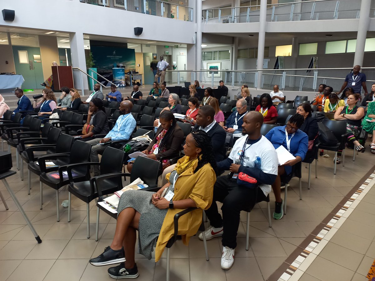 CCSImpact's tweet photo. Q&A featuring further conversations around using digital media to change behaviours around #corruption.
Conversations also explore how to address "Whataboutism".
@Corruption_SA shares a bit more about "My hands are clean" campaign #AFSMAC23 https://t.co/MzxMdxQDAB