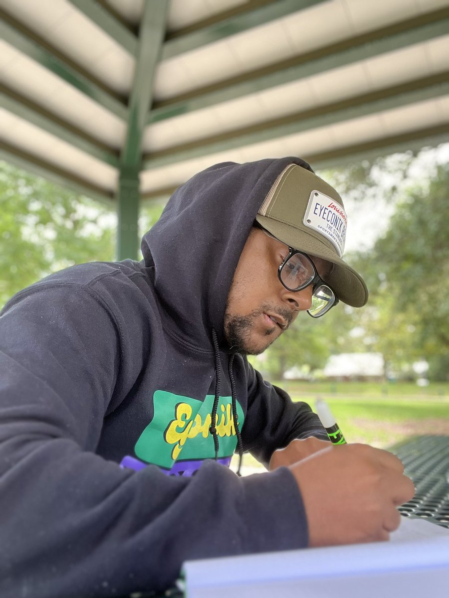 IamLangstonJ's tweet image. Working on a “Master Plan”, praying it’s in alignment with the “Master’s Plan.”
It will be “Eyeconik!!” #writethevisiondown #makeitplain