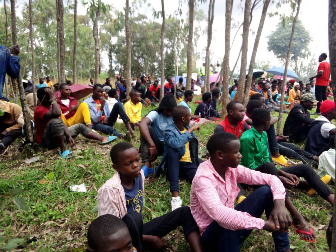 NYARUSANGE_Sect's tweet photo. Mu kiganiro bahawe Bibukijwe kwirinda ibiyobyabwenge,  ubusambanyi, urugomo bibutswa kwitabira gahunda za Leta zitandukanye. @RNPSpokesperson @Rwandapolice @Muhangadis @RwandaSouth @RwandaLocalGov @Unity_MemoryRw @MiniYouthRwanda https://t.co/zzHexskndk