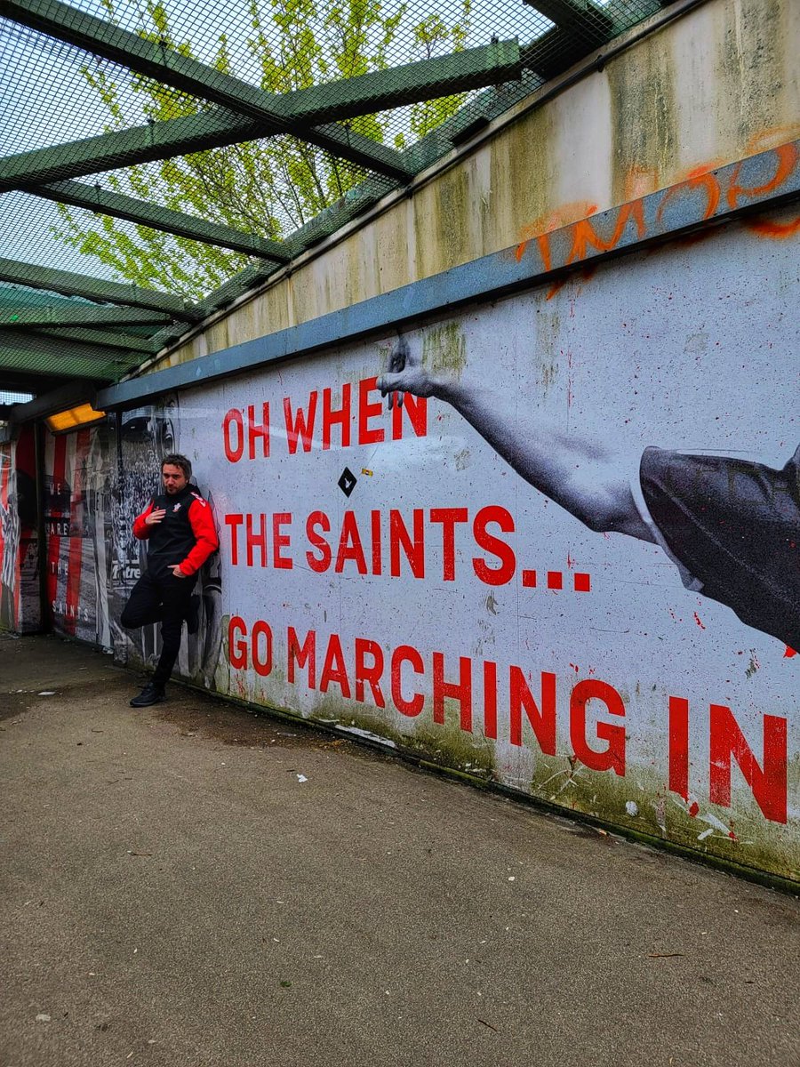 sirvoodoo's tweet photo. Aca bancando desde el 2012 a @SouthamptonFC . 11 años de esta relacion con el club y la ciudad.

Una vez mas. En las buenas y en las malas #saintsfc #marchingin https://t.co/KUB61EFT7z