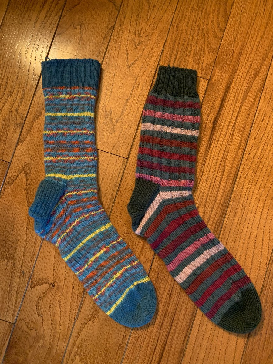 LivRunsFast's tweet photo. March &amp; April Socks: trip to US meant socks for my Dad and FIL. Started, switched the order we we’re visiting them, so started the other pair. Now trip is over and I have one of each and no one has a pair…😂. Guess I’ll be mailing them later. 
#Sockalong #KnittingTwitter https://t.co/z3LwktKchT