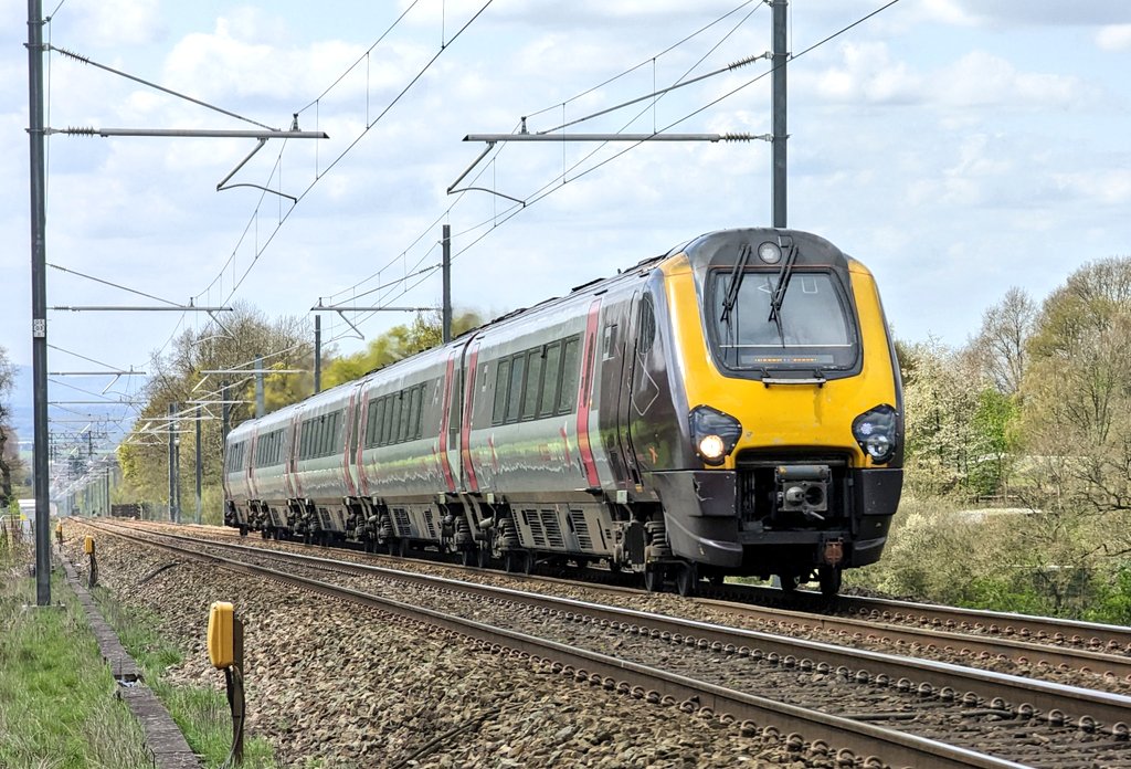 DownOnTheStour's tweet photo. Few more snaps at and around the area of Hewell Crossing πΈ
Right time for a 45 min walk back to civilization πΆπ
#DownOnTheStour #RailwayPhotography #railwaytwitter #class323 #lickey #class172 https://t.co/Ft1NFmyPk9