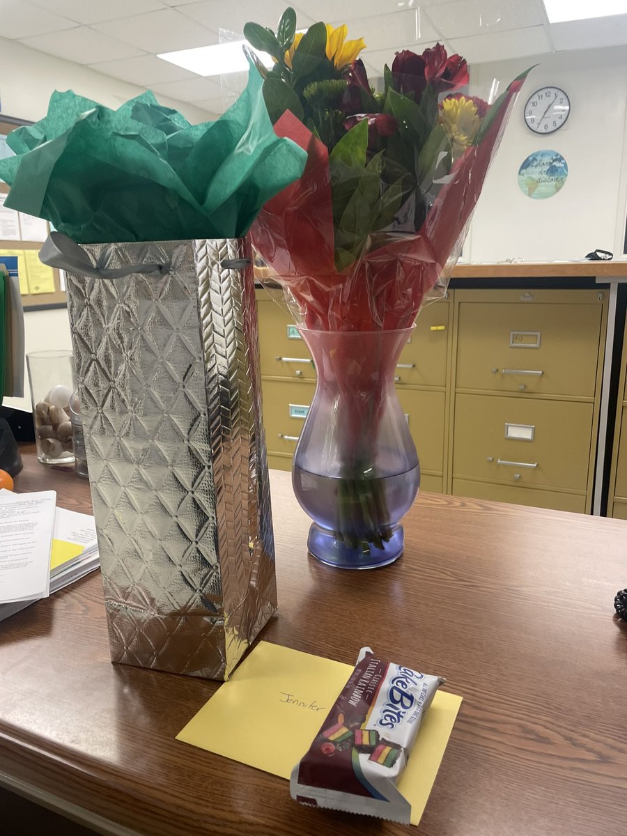 Jenn_McCormick's tweet photo. Happy Administrative Professionals Day! Definitely feeling appreciated 💙 Thank you to the CNS Business Club for our wonderful breakfast and my principal for my lovely surprises this morning! #northstars @NSyracuseCNS https://t.co/0wzxz0dNyK