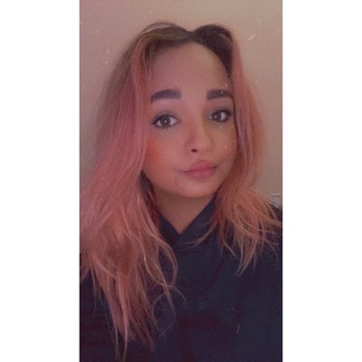 Chanelfa's tweet photo. #nieuweprofielfoto 👅👅pink it is https://t.co/ECji5p3bEW