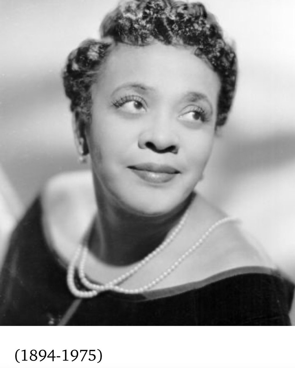 Zebra_carol's tweet photo. In our #ZebraStudio we have @OnThisDayShe book - on 26 April 1939 Jackie βMomsβ Mabley was the first female comic to perform at #Harlems #ApolloTheatre - a #trailblazing #AfricanAmerican 20th century comedian known for warm yet raunchy stand-up routines and hit albums.
#Herstory https://t.co/JsjkRmCQPJ