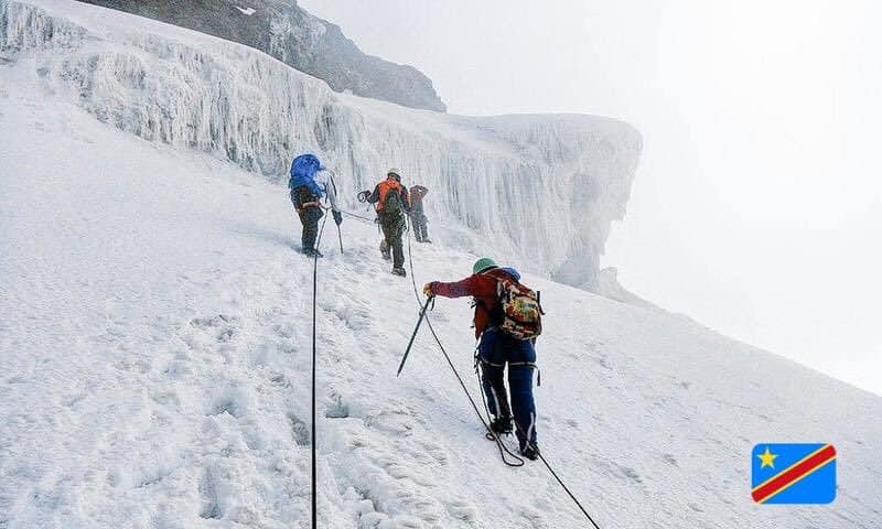JumbaDrc's tweet image. 📍 #NordKivu | #RDC 🇨🇩
🏔️ #Ruwenzori
La RDC est une destination incontournable et parmi les meilleures du monde, Il faut faire sa promotion et rendre le pays accessible pour les voyageurs et/ou touristes
#VisitCongo #VisitDRC
@leParrainRDC @central_sage @SORAZIZ @damkup