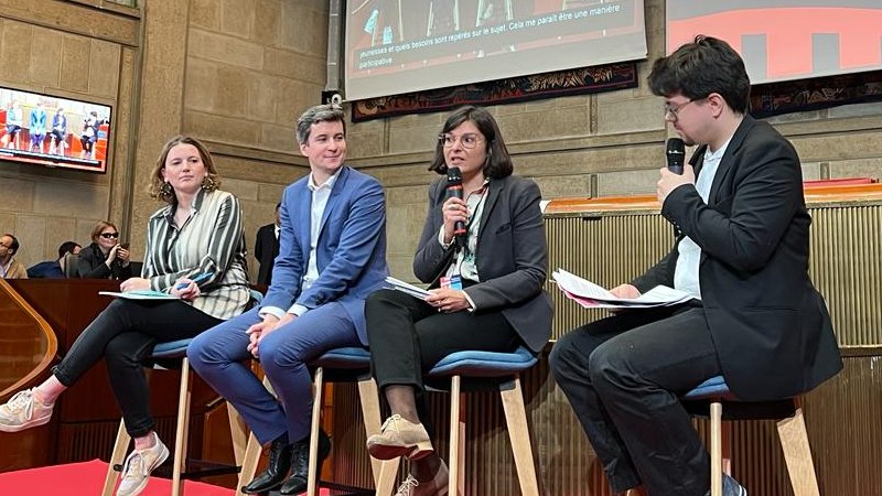 🔴 Politiques de #jeunesse(s)

<a href="/HugoCouturier/">Hugo Couturier</a>, animateur, accueille <a href="/Marie_Caillaud/">Marie Caillaud</a>, Prsdte du <a href="/CO_Jeunesse/">Conseil d'orientation des politiques de jeunesse</a>, <a href="/MathieuMaucort/">Mathieu Maucort</a>, Délégué interministériel à la jeunesse &amp; <a href="/Lucie_Vacher/">Lucie Vacher</a>, VP <a href="/grandlyon/">Métropole de Lyon</a> à l'#Enfance, la #Famille &amp; la #Jeunesse pour réagir sur les résultats des ateliers