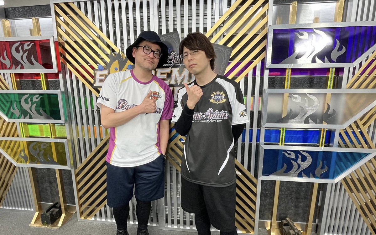 tokky_yoritomo's tweet photo. 周平さん、小川さん本当にお疲れ様でした!二人の強さと魅せ方は俺の目標です!
そして本日のエクストリームゲームにて、来シーズンより紫のガーディアンを任せて頂く事となりました!
魔王と呼ばれた周平さんの強さを忘れさせないように頑張りますので宜しくお願い致します!!
#バトスピ
#ExtGame https://t.co/hF6PXfwPuZ