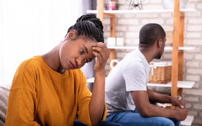 VybezRadioKE's tweet photo. Tukuwe real kiasi: Advise gani unaeza pea mtu amepitia break up recently? @ZJHENO . #VybezAdrenaline https://t.co/nOMcqd6X6u