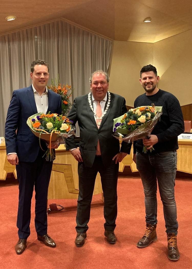 Gisterenavond zijn Herold van Vessem en William Honders geïnstalleerd als burgerleden voor onze fractie. Heel mooi dat jonge talentvolle mensen zich willen inzetten voor de lokale politiek!

De komende dagen zullen Herold en William zich voorstellen via onze socials!