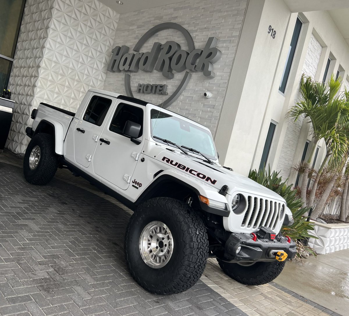 SpiderWebShade's tweet photo. Good morning from @hrhdaytonabeach!☀️Join @spiderwebshade at Jeeps at the Rock for a fun filled day! 😎For any of your friends who missed out on TiKi Party tickets, there will be lots of opportunities to win them on the beach🙌 #SPIDERWEBSHADE #shadebrigade #jb23 #jeepsattherock https://t.co/xkucETc1kP