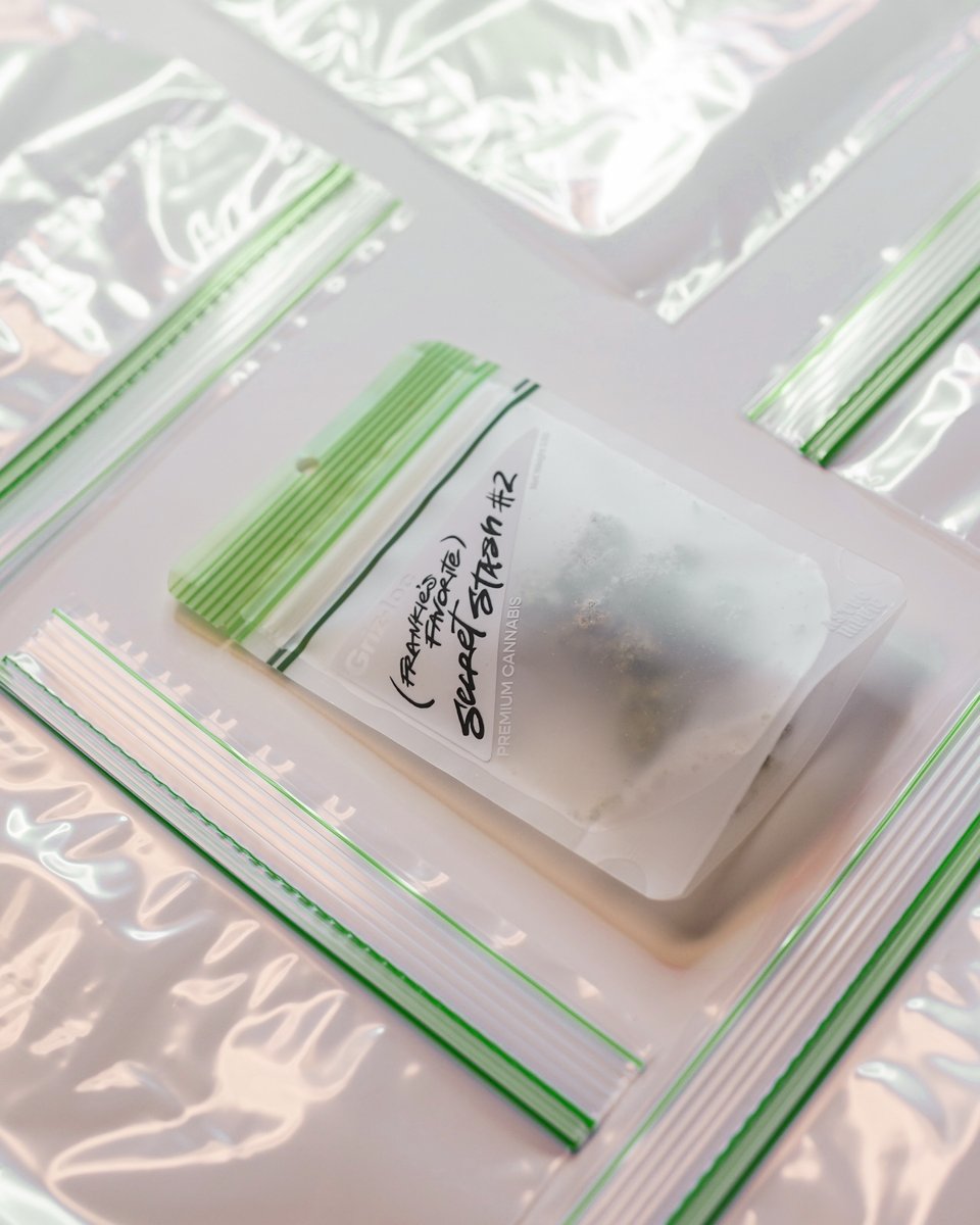 fluresh's tweet image. We won&apos;t divulge too much about @astrohippiegoods Secret Stash #2 (it&apos;s a secret, after all), but if you pick some up, we&apos;ll meet you in space! 💨🚀

*nothing for sale* content is for education only, must be 21+