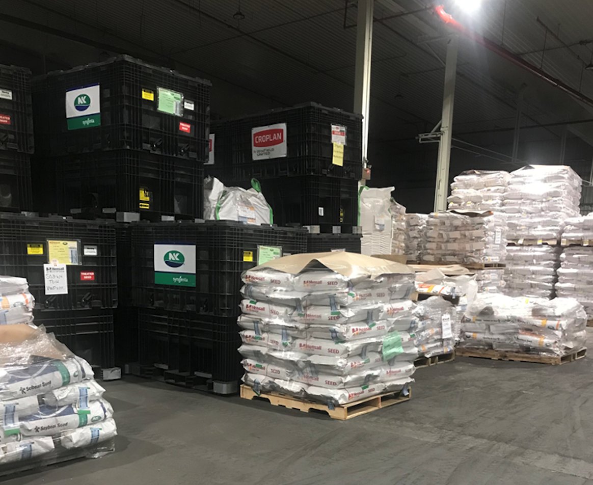 HDCAgronomy's tweet image. With the nice weather coming, having your seed on hand is key. This gives you the opportunity to plant at the most optimal time. Contact your Hensall location or Field Marketer to schedule a time for pick up or delivery of your seed. Happy Planting!! #plant2023