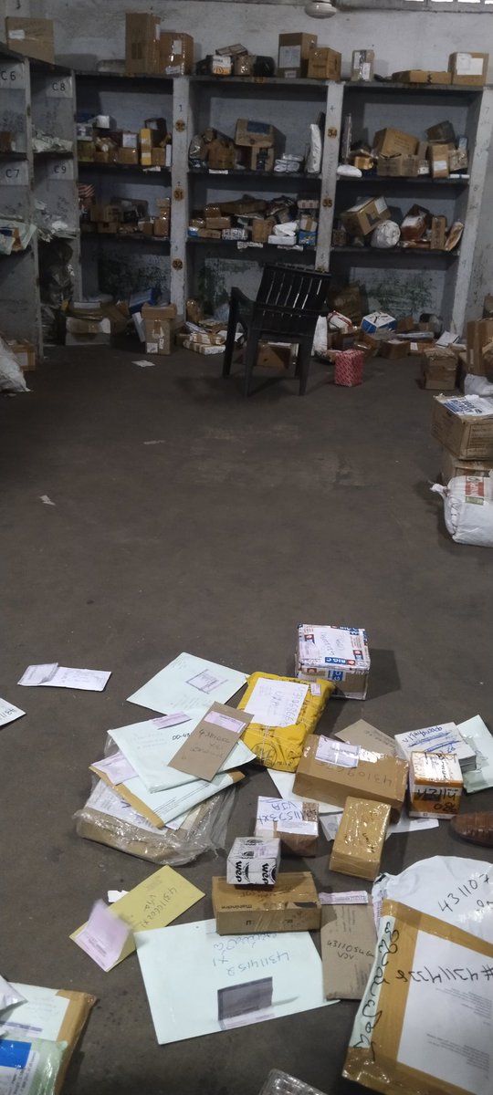 ursbhanu123's tweet photo. Worst Service by Vijayawada courier Booking Counter Management Team. Problem from  their End And Shouting on Consumers..... @apsrtc @dycmc3 https://t.co/30j3V087Kh