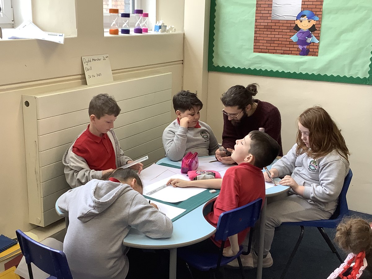 DanygraigP's tweet photo. Year 4 have been working with Swansea University's Civil Engineering Department to design and make bridges for their Space project.
@SwanseaUni
@SUSciEng
#dygpscitech https://t.co/ZO0oruurXF