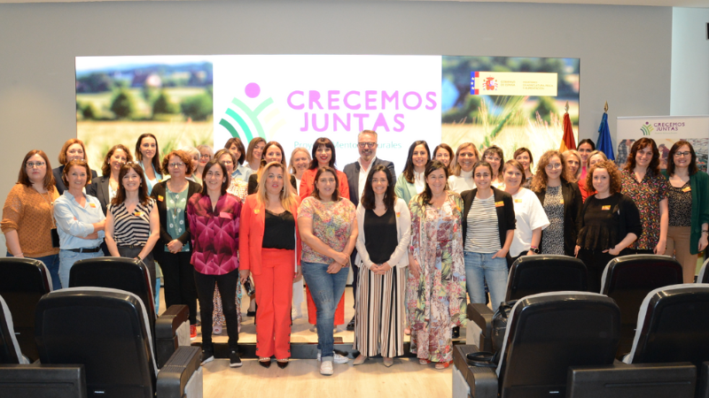 🌾 El @mapagob pone en marcha un programa de mentoría para #mujeres emprendedoras en el medio #rural.

🔗 mapa.gob.es/es/prensa/ulti…