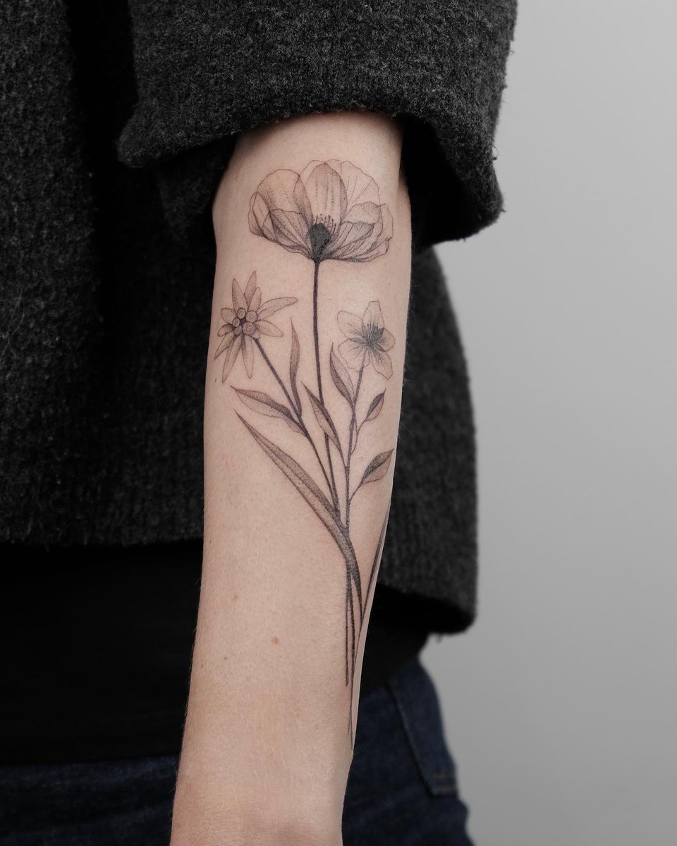 MaisonPython's tweet photo. Dernièrement par Astree #finelinetattooartist https://t.co/Km8fS5I4PU