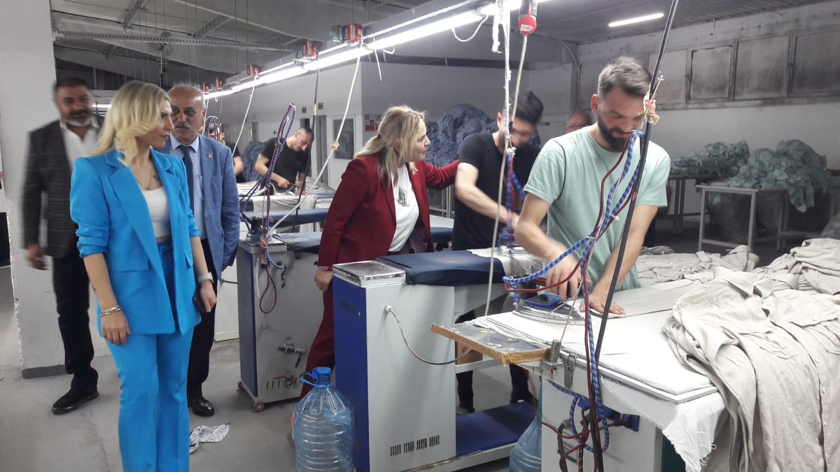 Samsun Chp Milletvekilimiz 
Syn Neslihan Hancıoğlu
Bafra belediyesi ve Bafra ticaret odası meclis üyemiz 
Syn Erhan Akbulut
Bafra Chp ilçe başkanımız 
Syn Vahit Perçin
Elifli sanayimizde bizleri ziyaretlerinden dolayı kendilerine teşekkür ediyoruz...